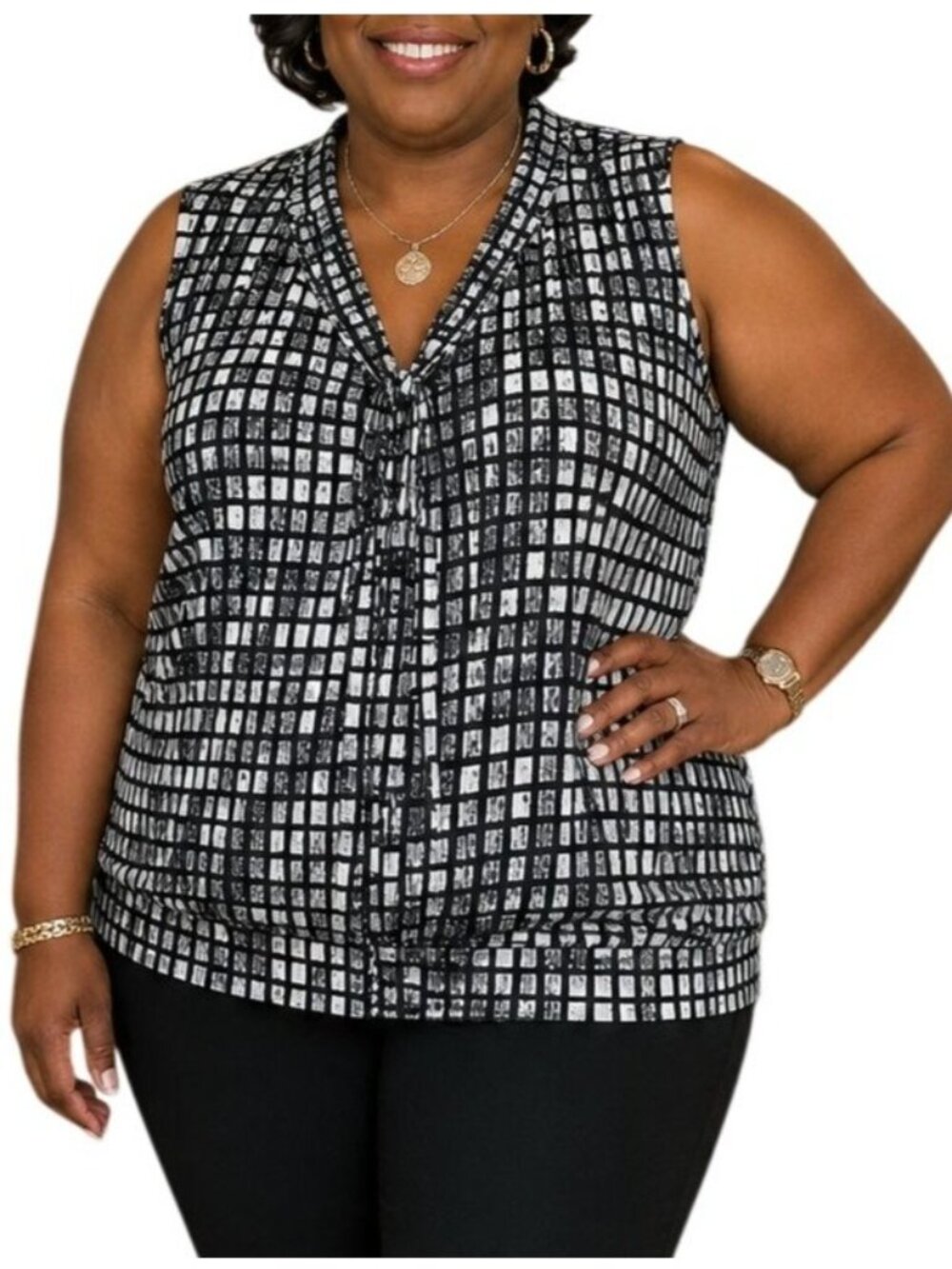 Dots Plus Size 2X Top Tie Neck Sleeveless Banded Hem Black White Patterned